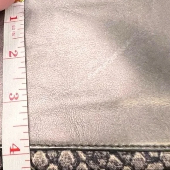 COACH "Taylor" Python Snake
Print Alexis Carryall
Shoulder Bag - Picture 15 of 15